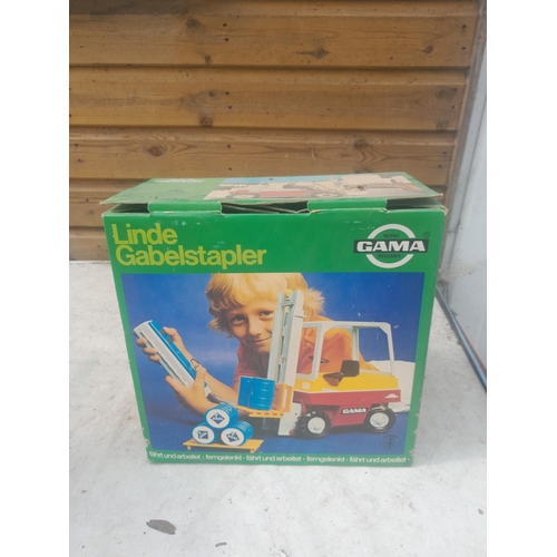 7 - Linde Vintage Model Reach Forklift in box of issue