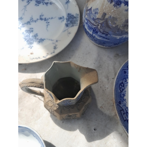 43 - Blue and white china including 19th century Copeland Spode pair of  dishes in good order, other piec... 