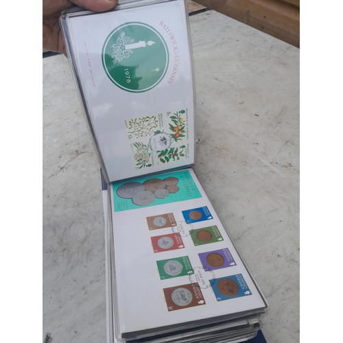 86 - Stamp First Day covers in folders, a multithematic collection