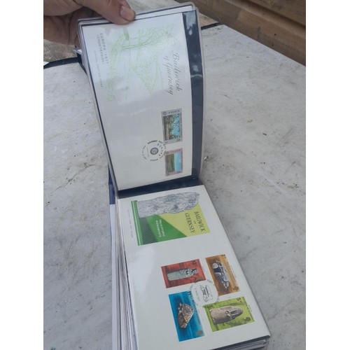 86 - Stamp First Day covers in folders, a multithematic collection