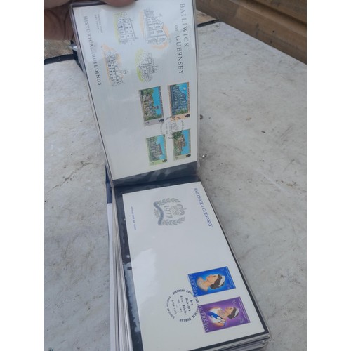 86 - Stamp First Day covers in folders, a multithematic collection