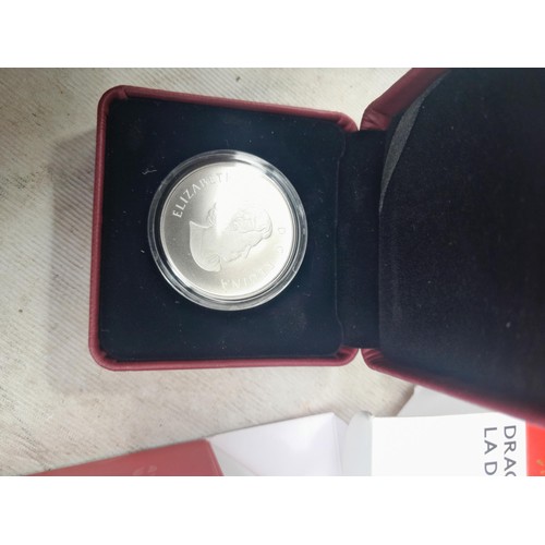 89 - Coins : Canada silver proof 10 Dollars 2013 and silver proof 8 Dollars 2016 in cases with COA