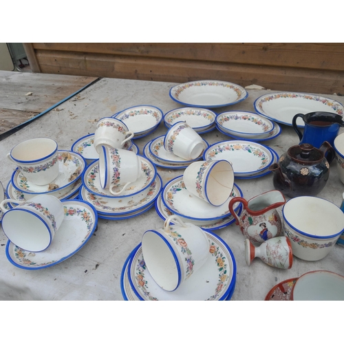 97 - Box of early 20th century teaware including 19th century treacle Jackfield glaze tea pot