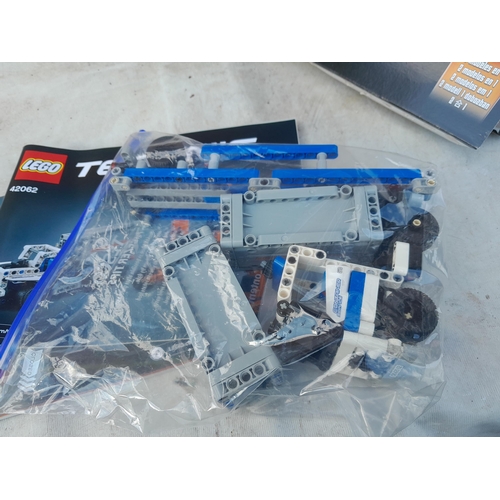 172 - Lego 42062 with box of issue