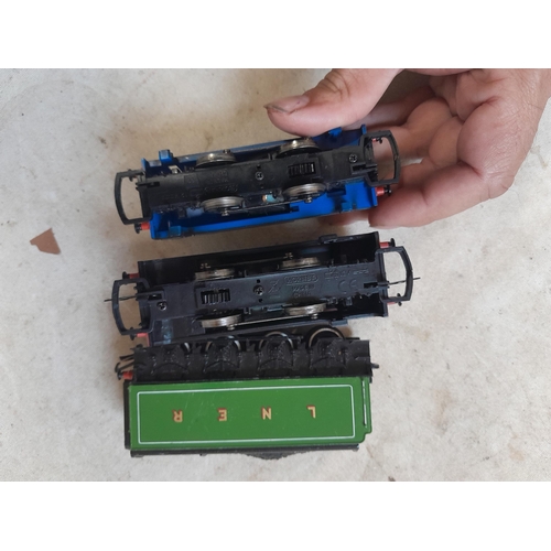 271 - 2 x Hornby 00 gauge locomotives