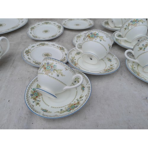 165 - Extensive Wedgwood Petersham pattern dinner ware, note multiple photographs in good order