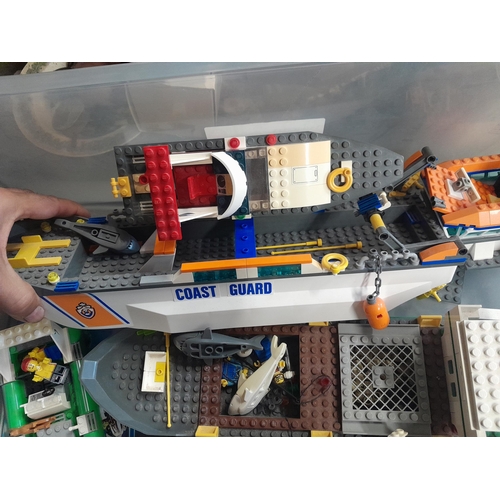 309 - Lego marine craft