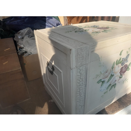 369 - Vintage floral painted trunk 57 cms x 40 cms x 46 cms