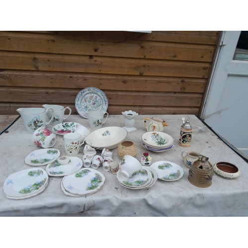 408 - Assorted decorative china and glassware : Davenport ironstone, Meakin, Royal Worcester and others