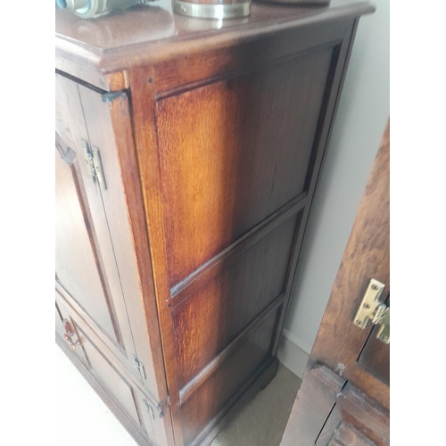 425 - 20th century antique style oak cupboard