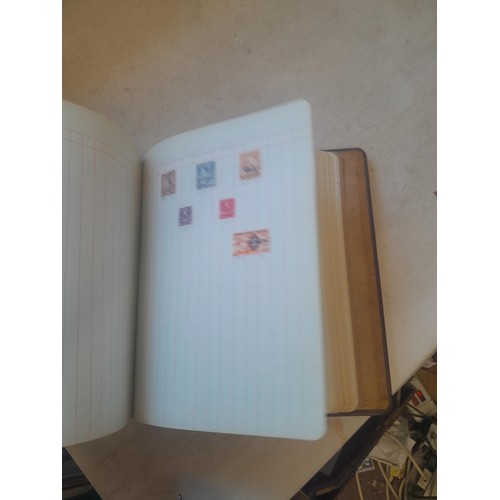 428 - Stamps : approx 8 kg of stamps, 1 x album of used and mint stamps of the world, Gay Venture and Nobb... 