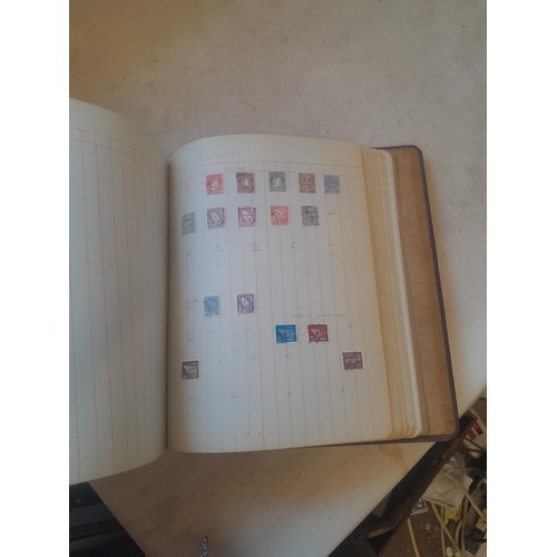 428 - Stamps : approx 8 kg of stamps, 1 x album of used and mint stamps of the world, Gay Venture and Nobb... 