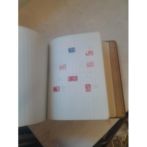 428 - Stamps : approx 8 kg of stamps, 1 x album of used and mint stamps of the world, Gay Venture and Nobb... 