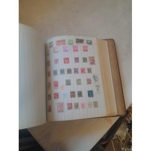 428 - Stamps : approx 8 kg of stamps, 1 x album of used and mint stamps of the world, Gay Venture and Nobb... 