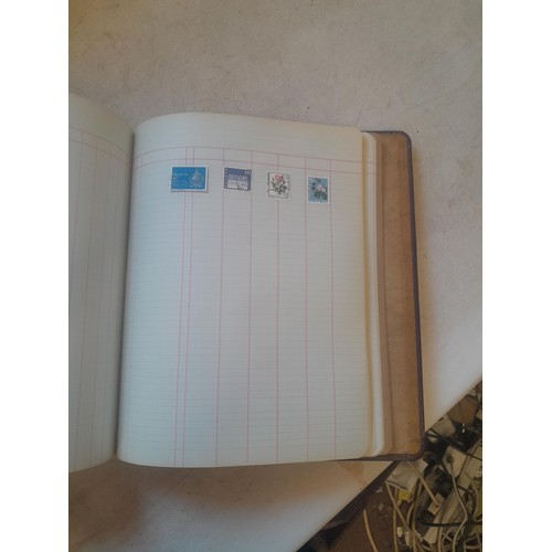 428 - Stamps : approx 8 kg of stamps, 1 x album of used and mint stamps of the world, Gay Venture and Nobb... 