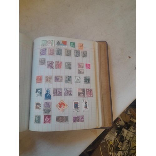 428 - Stamps : approx 8 kg of stamps, 1 x album of used and mint stamps of the world, Gay Venture and Nobb... 