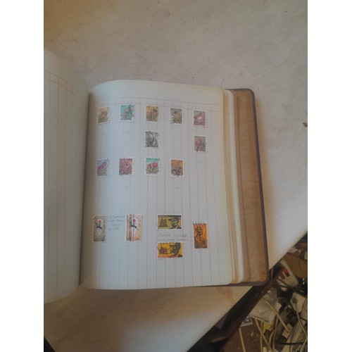 428 - Stamps : approx 8 kg of stamps, 1 x album of used and mint stamps of the world, Gay Venture and Nobb... 