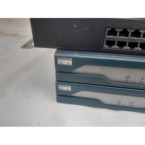 447 - 2 x Cisco Systems 1800 router, ethernet junction network etc.