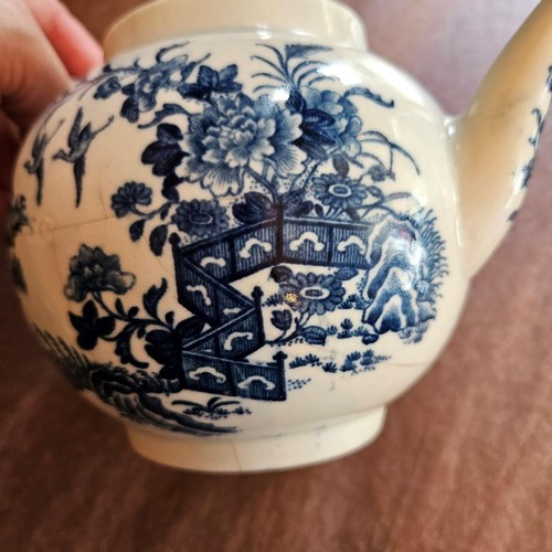 519 - Royal Worcester First Period (circa 1770) blue and white Fence pattern tea pot with damages (Dr Wall... 