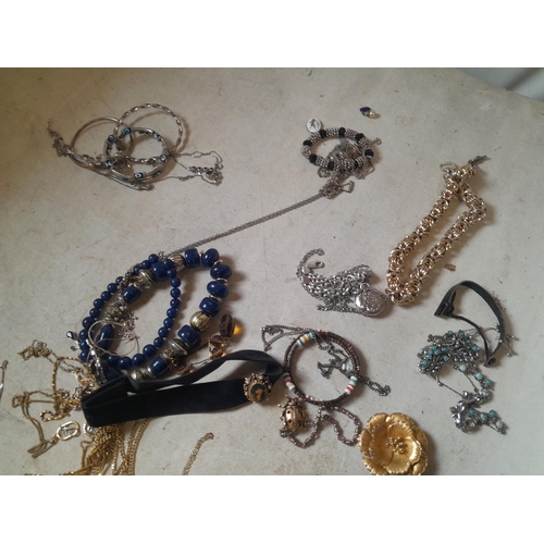 32 - Costume jewellery, some silver included, 1 x 9 ct gold earring