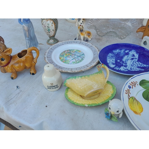 37 - Note multiple photographs : large array of decorative china, some with light chipping, blue and whit... 