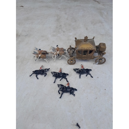 45 - Vintage lead Royal Carriage and soldiers, play worn (Britains interest)