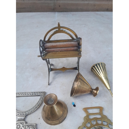 65 - Box of antique and vintage brass ware : miniature brass mangle, antique goffering / tally iron etc.