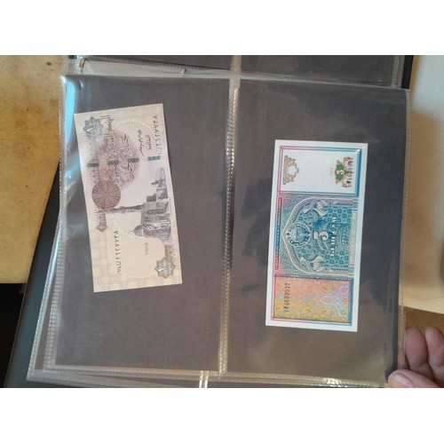 112 - Bank notes from around the World in an folder, mainly uncirc.