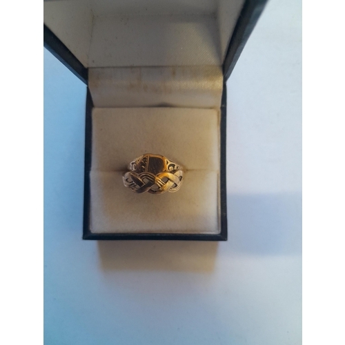 17 - 2x 9 ct gold rings 2.6 g, both size N