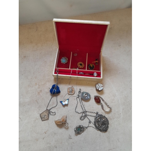 530 - Costume jewellery, empty watch boxes, small amount of silver included, note multiple photographs