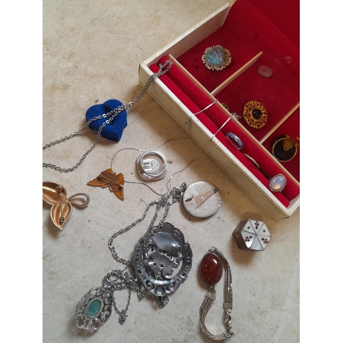 530 - Costume jewellery, empty watch boxes, small amount of silver included, note multiple photographs