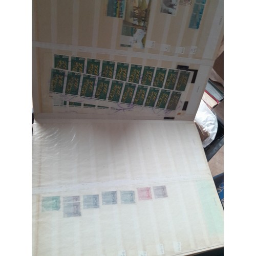 13 - Stamps : Globetrotter stockbook with mint and used all world stamps, China included