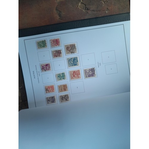 25 - Stamps: 10 x binders with printed pages for various foreign countries : China Japan, Brazil etc., sp... 