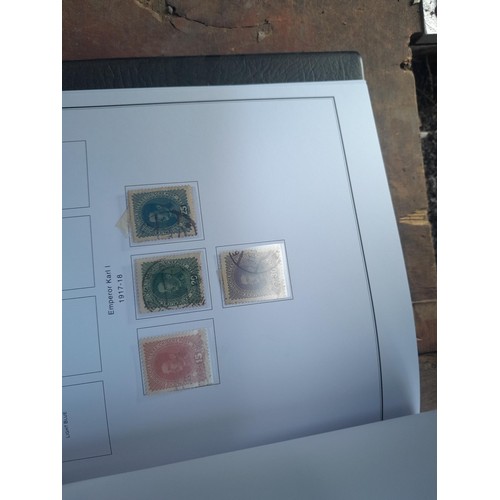 25 - Stamps: 10 x binders with printed pages for various foreign countries : China Japan, Brazil etc., sp... 