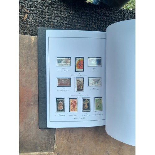 29 - Stamps of South and South West Africa in 8 binders with clean pages, for issues - 2014, some albums ... 