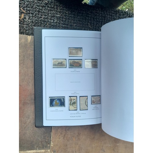 29 - Stamps of South and South West Africa in 8 binders with clean pages, for issues - 2014, some albums ... 