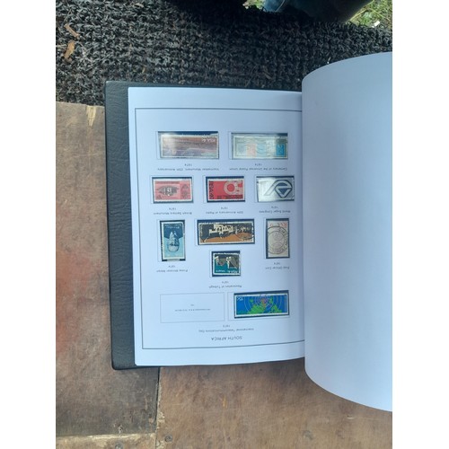 29 - Stamps of South and South West Africa in 8 binders with clean pages, for issues - 2014, some albums ... 