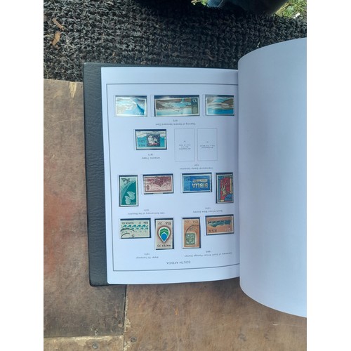 29 - Stamps of South and South West Africa in 8 binders with clean pages, for issues - 2014, some albums ... 