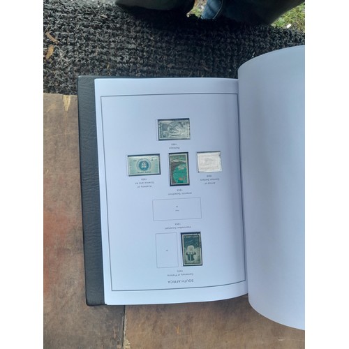 29 - Stamps of South and South West Africa in 8 binders with clean pages, for issues - 2014, some albums ... 