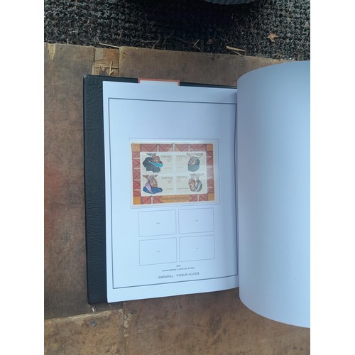 29 - Stamps of South and South West Africa in 8 binders with clean pages, for issues - 2014, some albums ... 