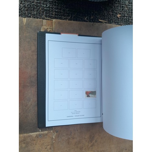 29 - Stamps of South and South West Africa in 8 binders with clean pages, for issues - 2014, some albums ... 