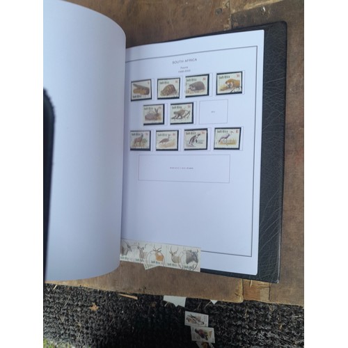 29 - Stamps of South and South West Africa in 8 binders with clean pages, for issues - 2014, some albums ... 