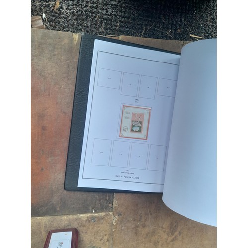 29 - Stamps of South and South West Africa in 8 binders with clean pages, for issues - 2014, some albums ... 