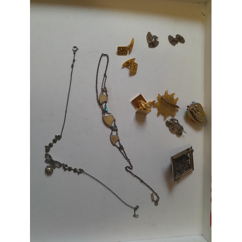 30 - Assorted costume jewellery : gold plated & silver  cufflinks, brooches etc.