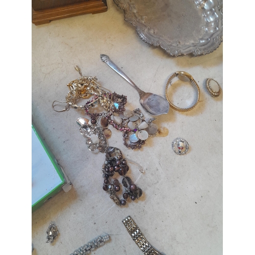 186 - Costume jewellery etc.