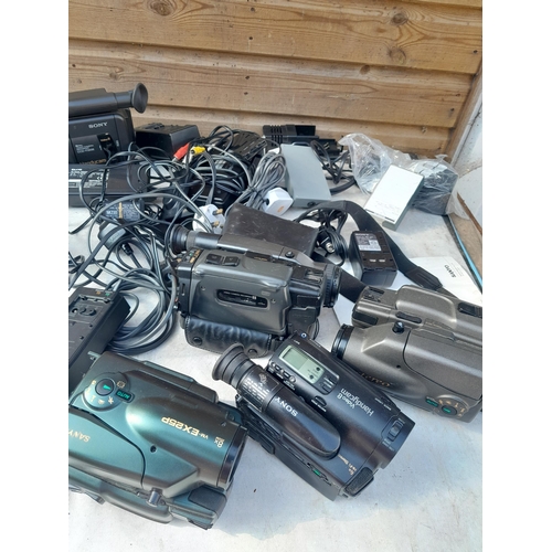 216 - Collection of various makers handi cam video recorders with some accessories