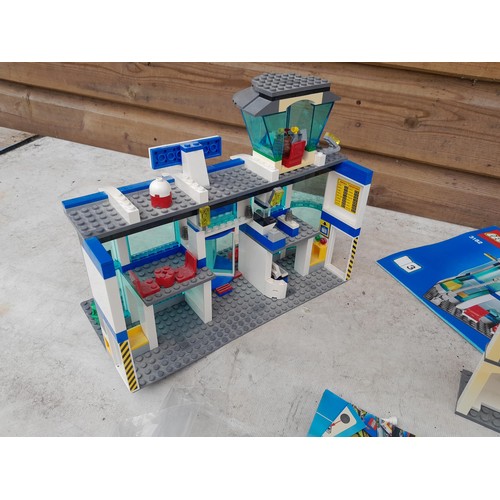 249 - Lego : Airport Lounge and accessories