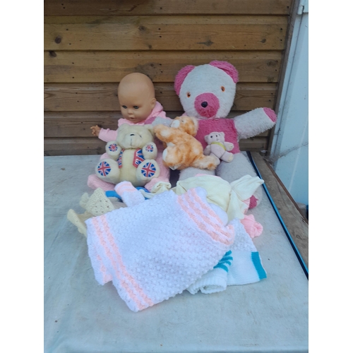 395 - Toys , teddies and dolls, picture and frame