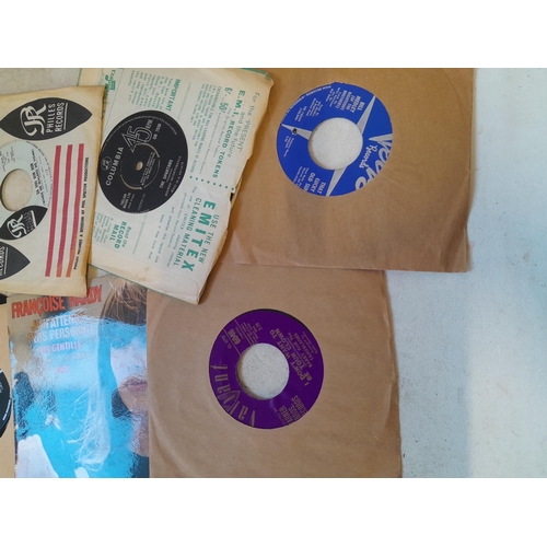 447 - Varied array of vinyl 45 single records from 1960s onwards : commercial blues & jazz, EPs included