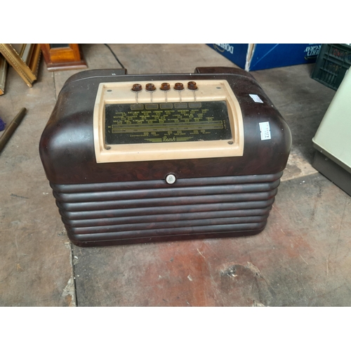 485 - Vintage Bush bakelite radio